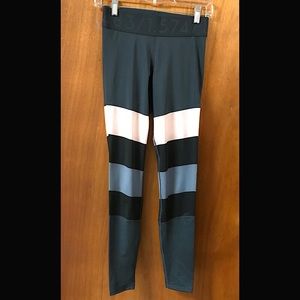 H&M Leggings Black Beige Gray Striped sz S 9” Rise